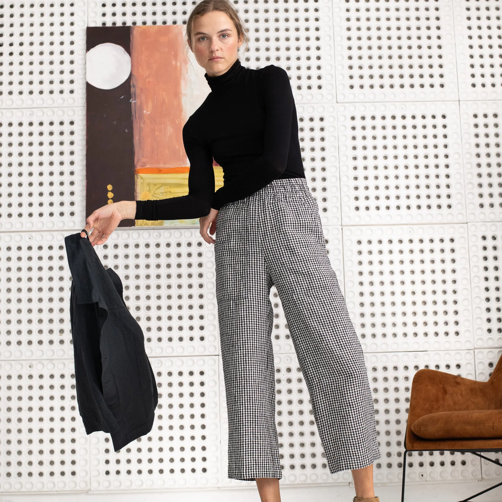 R: PUGLIA linen pants (Size: S; Color: Heavy Navy)