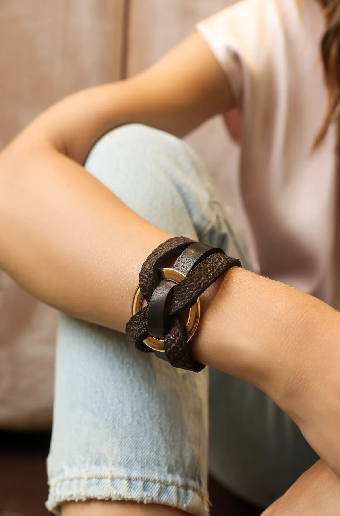 The Circular Brown Leather Bracelet