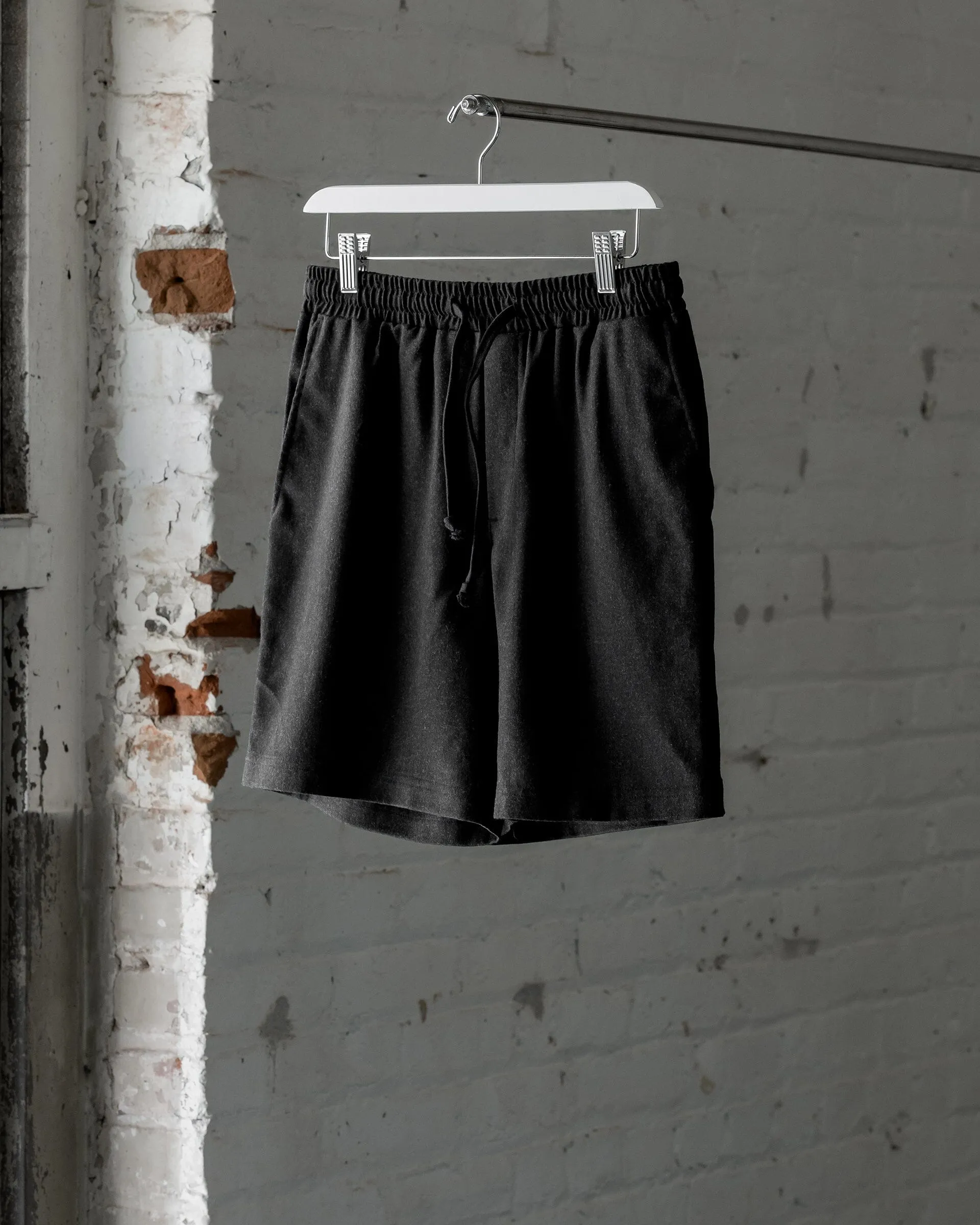The Mens Light Wool Short